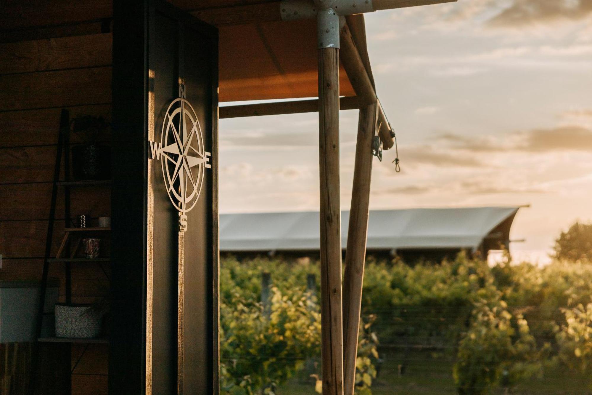 Villas & Vines Glamping Хейстингс Экстерьер фото