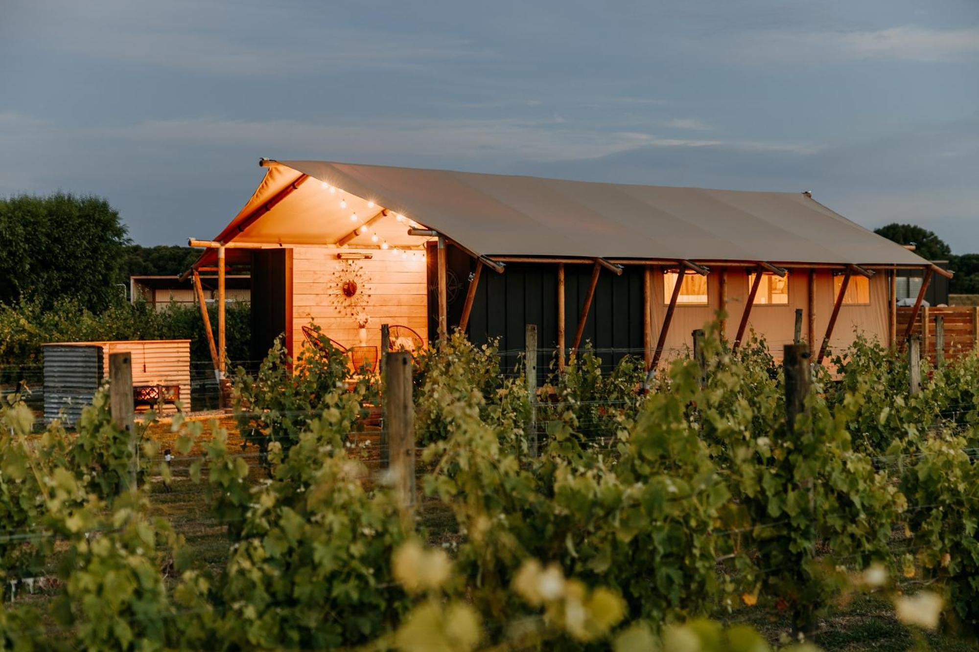 Villas & Vines Glamping Хейстингс Экстерьер фото